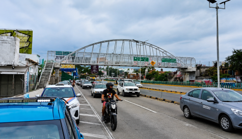 Caos vial en carriles centrales del Paso Express por carambola