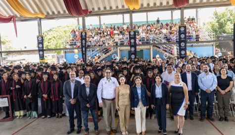 Claudia Mazari encabeza clausura de la Preparatoria Número 5