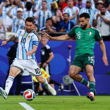 Protesta de Argelia ante la FIFA por arbitraje ante Argentina Protesta de Argelia ante la FIFA por arbitraje ante Argentina