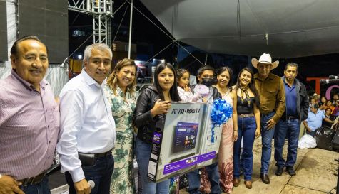Celebran día del padre en Totolapan