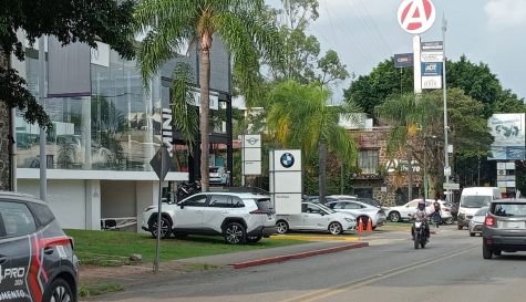 Asalto en Vista Hermosa: Roban a cliente en agencia de autos de Cuernavaca