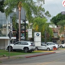 Asalto en Vista Hermosa: Roban a cliente en agencia de autos de Cuernavaca Asalto en Vista Hermosa: Roban a cliente en agencia de autos de Cuernavaca