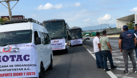 Bloqueo de transportistas colapsa autopista Cuernavaca-Acapulco