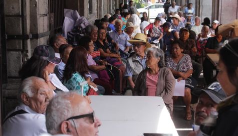 Instalan plantón para frenar aumento al transporte público en Morelos