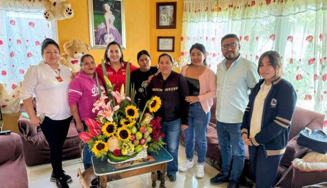 Diputada local Tania Valentina apoya a primaria con donativo de moto