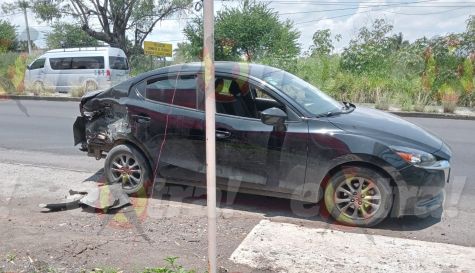 Fuerte accidente en Atlatlahucan deja cuantiosos daños materiales