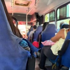 Ajuste tarifario con la promesa de que dueños modernicen sus rutas