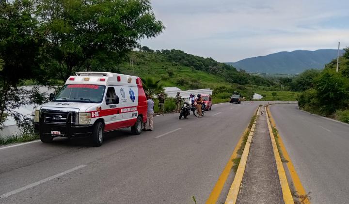 Volcadura en Tlatenchi Jojutla deja familia ilesa