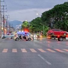 Choque en Paseo Cuauhnáhuac de Jiutepec por exceso de velocidad