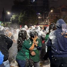 La razón por la que piden evitar la espuma en aerosol en el Mundial 2026