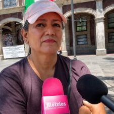 La pintora Elizabeth Cisneros, representante de los inconformes