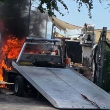 Incendio de una grúa en Jojutla deja daños materiales Incendio de una grúa en Jojutla deja daños materiales