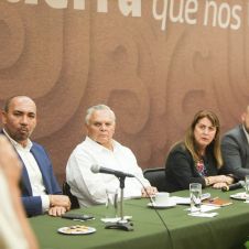 Se reúnen autoridades con sindicatos