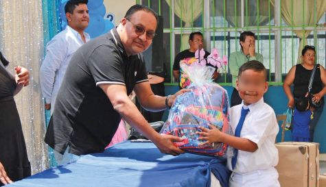 FELICITACIONES