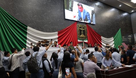 Sindicalizados irrumpen en Congreso