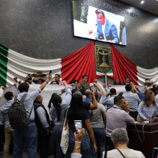 Sindicalizados irrumpen en Congreso
