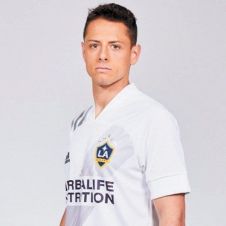 reconoce-chicharito-medico-190420.jpg