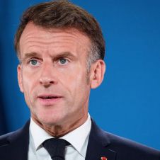 EMMANUEL MACRON EMMANUEL MACRON