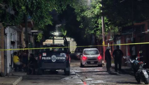 Atacan a balazos a un hombre en El Zarco
