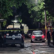 Atacan a balazos a un hombre en El Zarco