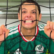 Javier 'Chicharito' Hernández se mantiene entrenando por cuenta propia de cara a definir su futuro en el futbol profesional.