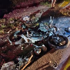 Peritos de la Fiscalía Regional Oriente y elementos viales resguardaron la carretera a la Ex Hacienda El Hospital tras el fatal impacto.