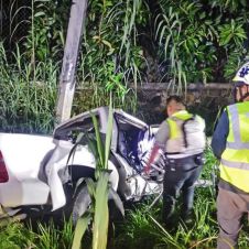 Unidades de auxilio y elementos de la Guardia Nacional acudieron a la altura del parque acuático para resguardar la zona del siniestro