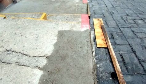 Obra en calle Abasolo Cuernavaca: remiendan banquetas millonarias