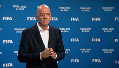 La posición política del mandatario de la FIFA se ha debilitado drásticamente tras las críticas por la falta de transparencia en sus propuestas.