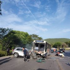 Un Lasser, una camioneta y una moto accidentados en Xococotla Un Lasser, una camioneta y una moto accidentados en Xococotla