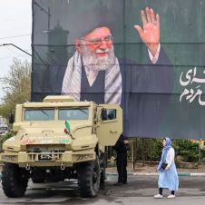 El ejército de la República Islámica de Irán condicionó la apertura del estrecho de Ormuz al levantamiento del bloqueo naval impuesto por Washington.