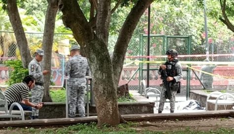 Mujer sin vida en el parque Cri Cri