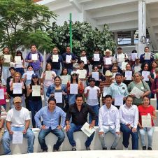 Yecapixtla capacita a apicultores para mejorar producción de miel Yecapixtla capacita a apicultores para mejorar producción de miel