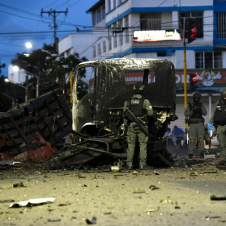 Coche bomba en Colombia: Explota vehículo en estación policial y deja un muerto