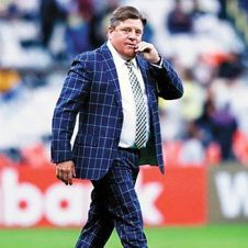 Miguel-Herrera-210420.jpg