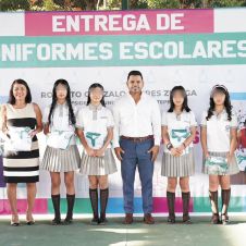 Inicia Xochitepec entrega de uniformes escolares gratuitos para secundaria Inicia Xochitepec entrega de uniformes escolares gratuitos para secundaria