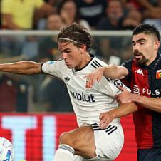 Johan Vásquez juega en goleada 4-1 del Como al Genoa