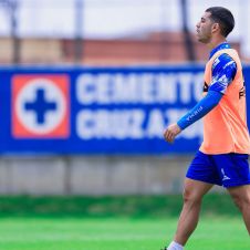 Erik Lira vuelve a Cruz Azul tras frustrarse fichaje con Mónaco