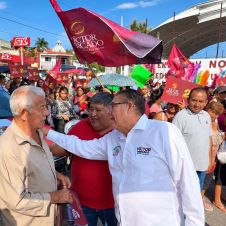 Víctor Mercado rinde cuentas a vecinos de la Antonio Barona Víctor Mercado rinde cuentas a vecinos de la Antonio Barona