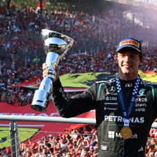 Kimi Antonelli gana en Monza tras remontar desde el puesto 19