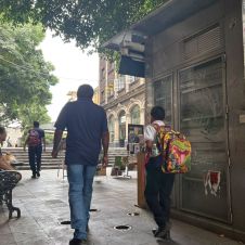 Familias gastan hasta mil 50 pesos semanales en transporte y lunch escolar
