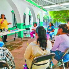 Talleres de emprendimiento en Xochitepec: Jabones y shampoo
