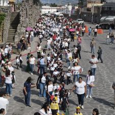 Desfile cívico en Yecapixtla: Alumnos conmemoran a los Niños Héroes