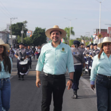 Desfile patrio en Temixco reúne a más de 5 mil personas