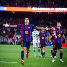 Aplasta Barcelona 7-2 al Racing de Santander en la Liga