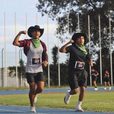 Participan 500 corredores en competencia Corre y grita en Cuernavaca