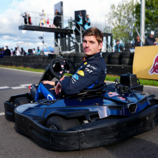 Max Verstappen gana histórica carrera de karts en Silverstone 