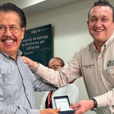 IMSS Morelos reconoce a 32 trabajadores jubilados