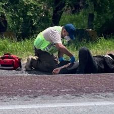 Motociclista pierde un pie