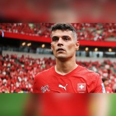 Granit Xhaka queda fuera de la Selección de Suiza por certificado falso